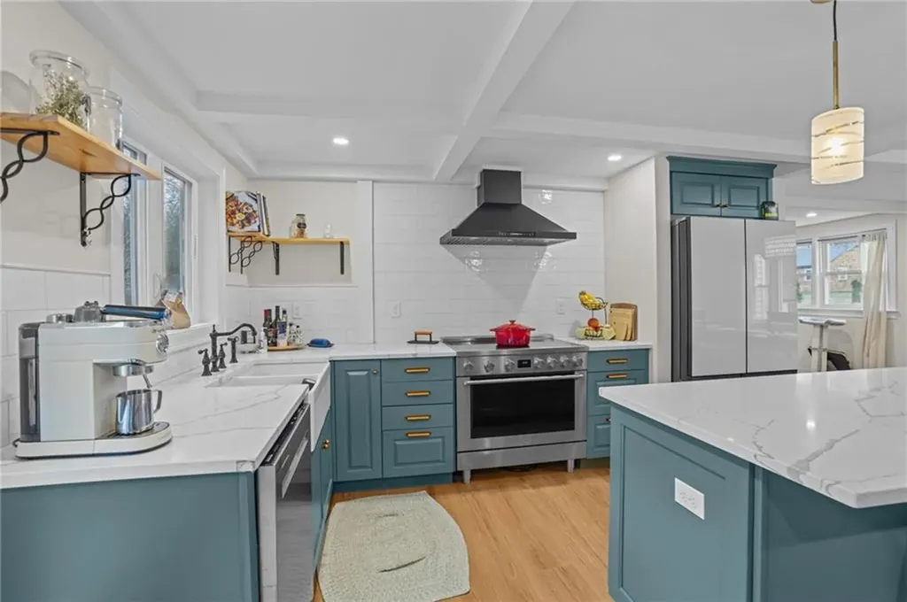 9 Rosedale Avenue Barrington RI 02806