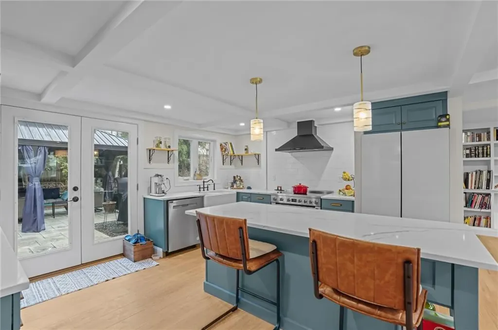 9 Rosedale Avenue Barrington RI 02806