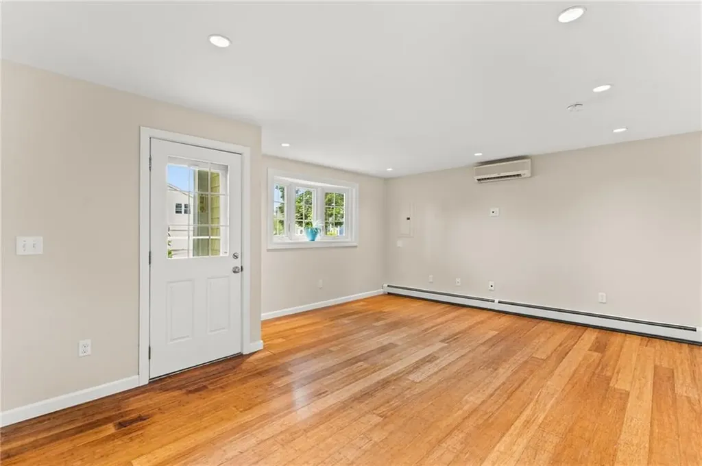 39 Exeter Boulevard Narragansett RI 02882