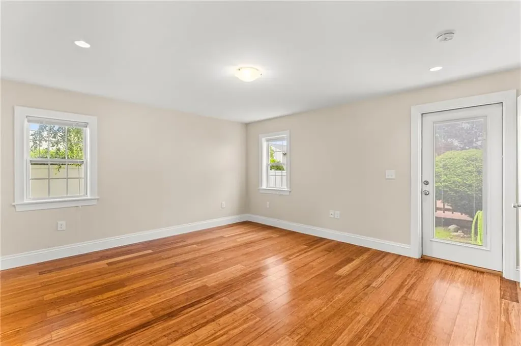 39 Exeter Boulevard Narragansett RI 02882