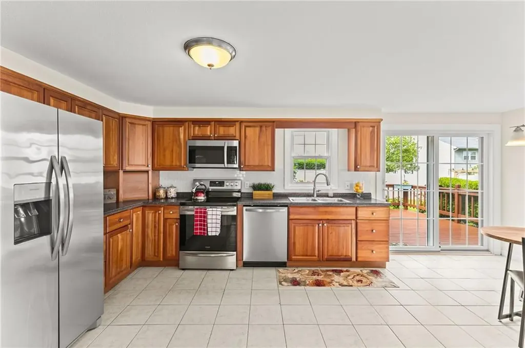 39 Exeter Boulevard Narragansett RI 02882