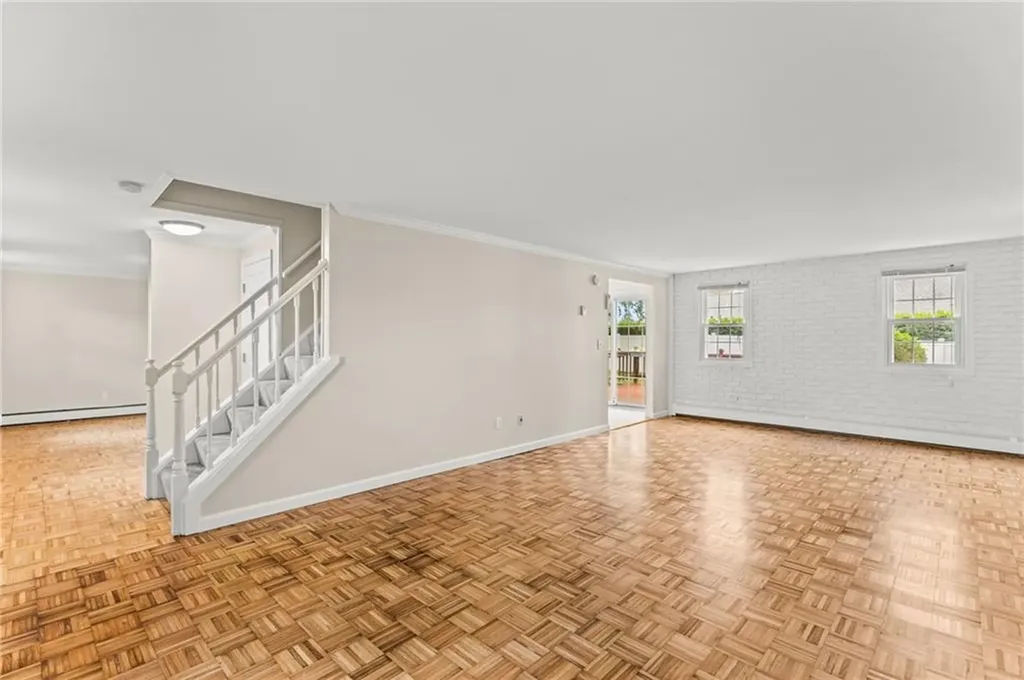 39 Exeter Boulevard Narragansett RI 02882
