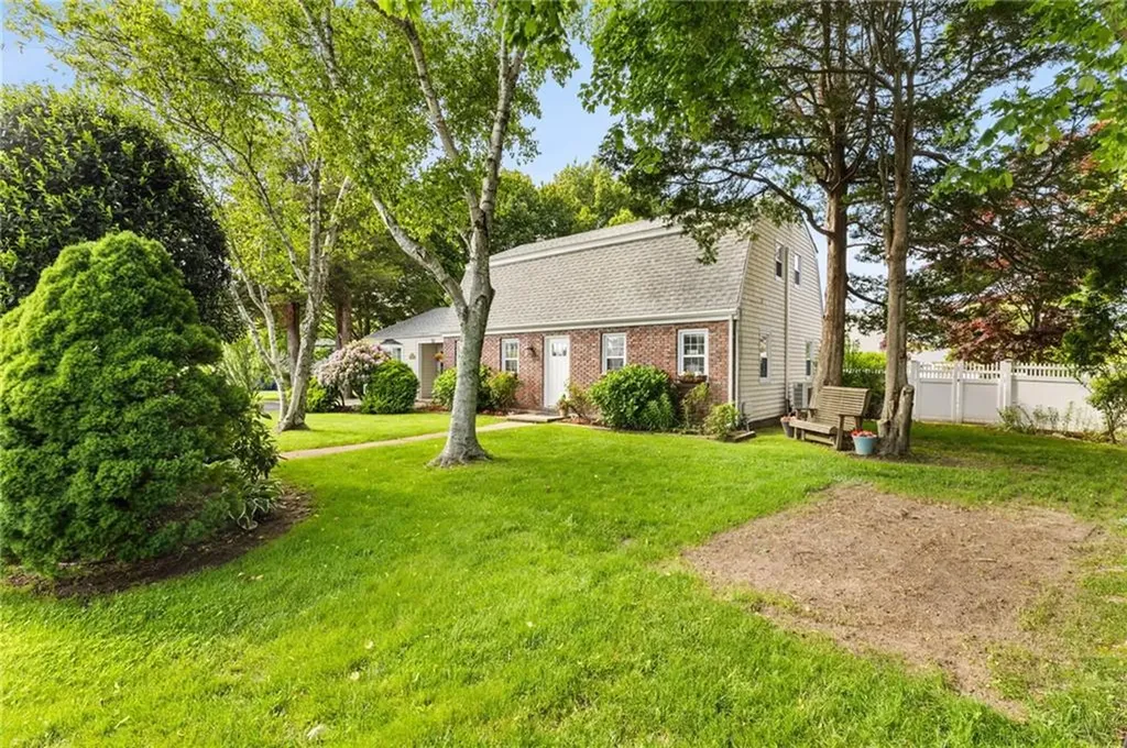 39 Exeter Boulevard Narragansett RI 02882