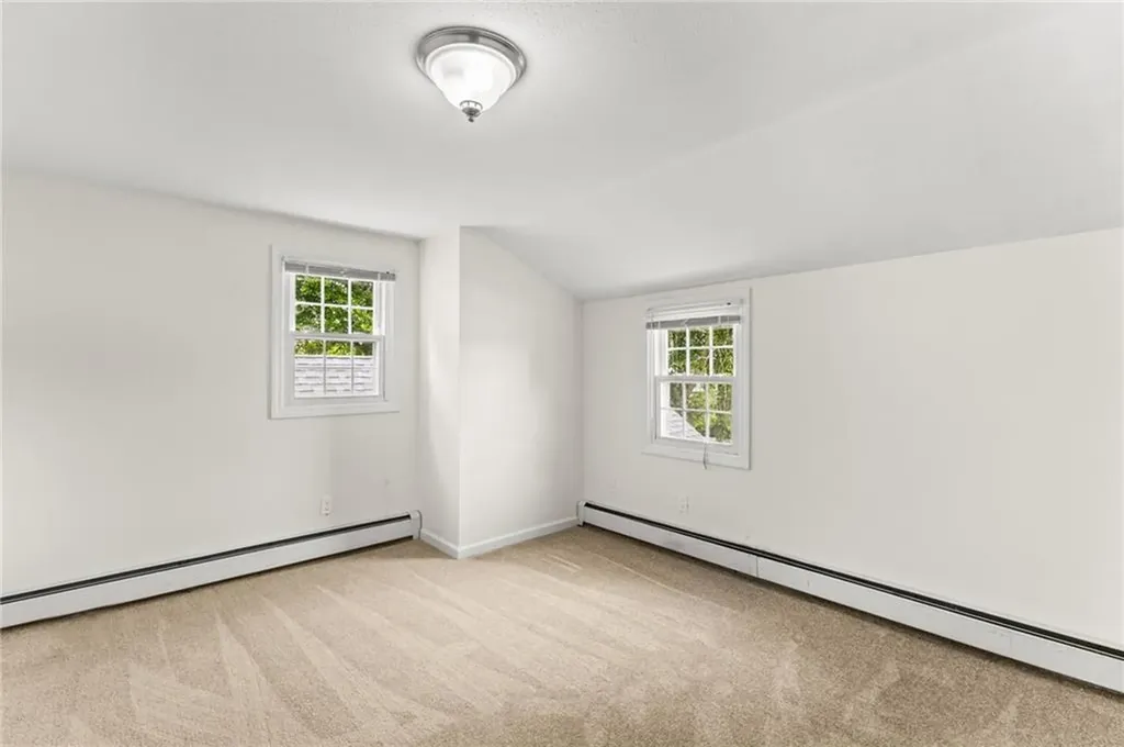 39 Exeter Boulevard Narragansett RI 02882