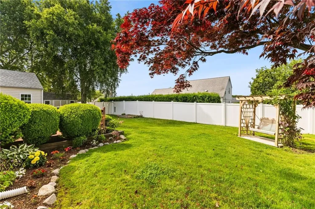 39 Exeter Boulevard Narragansett RI 02882