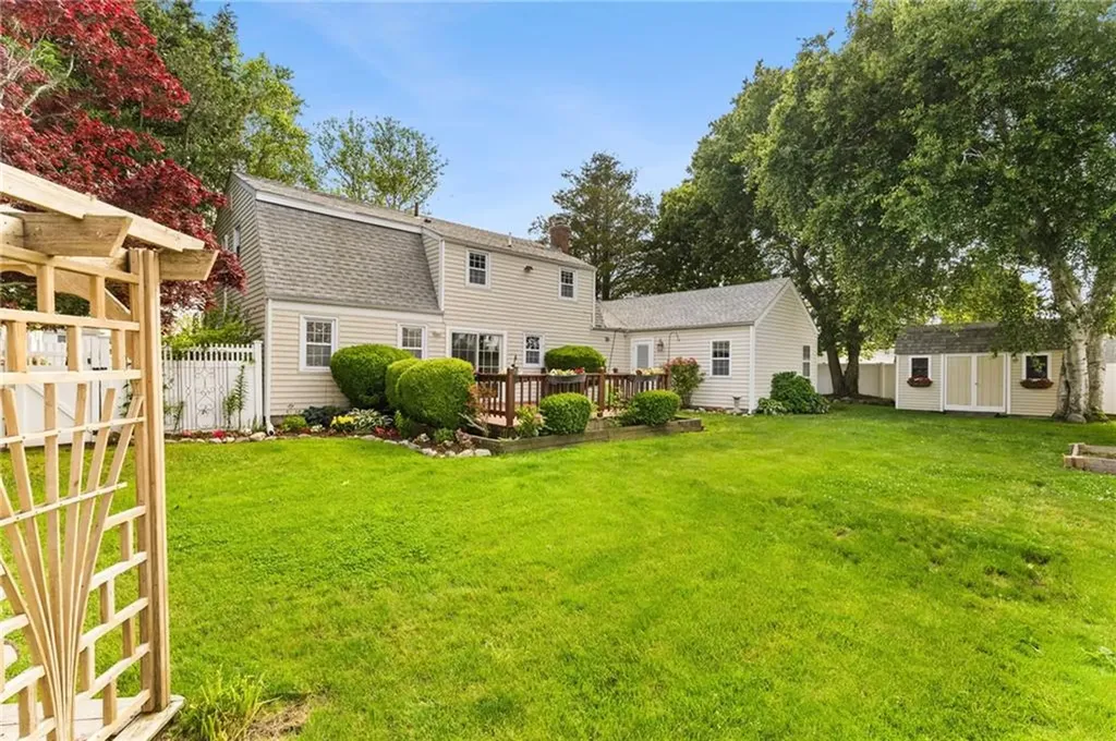 39 Exeter Boulevard Narragansett RI 02882