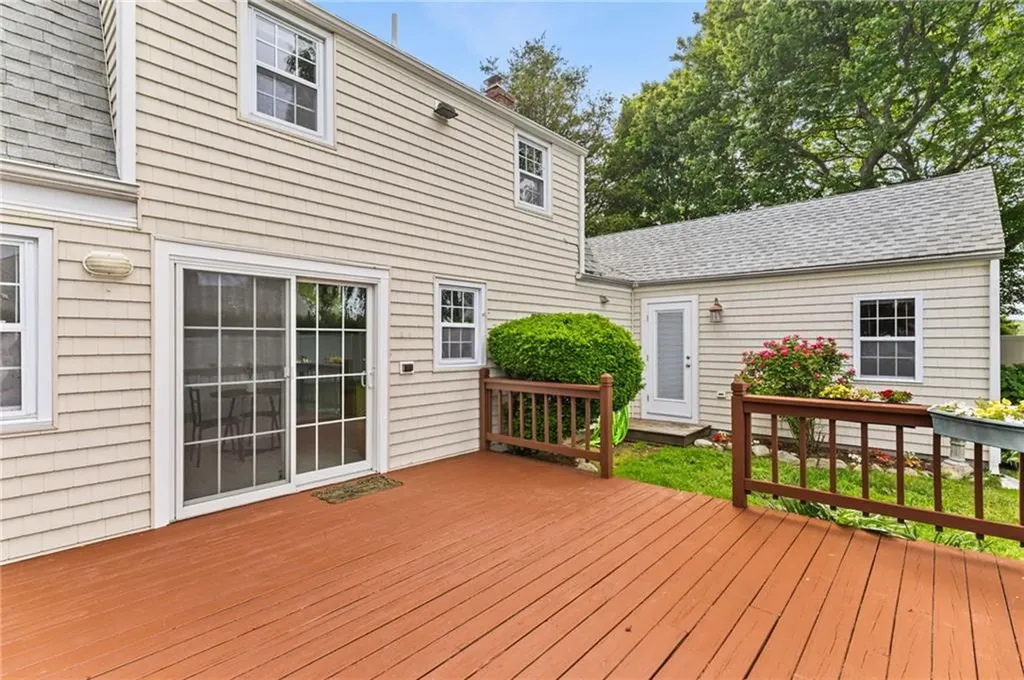 39 Exeter Boulevard Narragansett RI 02882