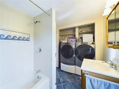 1087 Lakeside Drive Block Island RI 02807