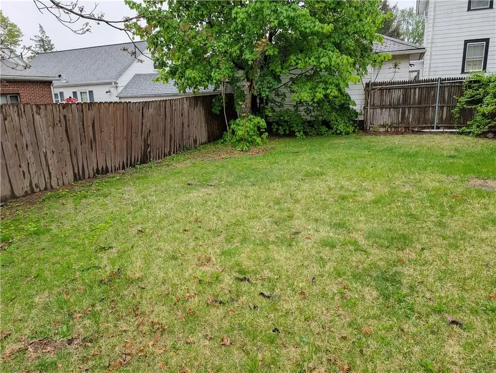 33 Zella Street Providence RI 02908