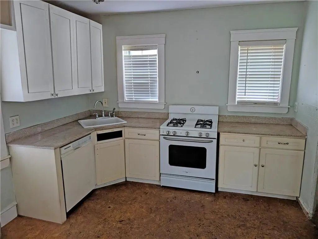 33 Zella Street Providence RI 02908
