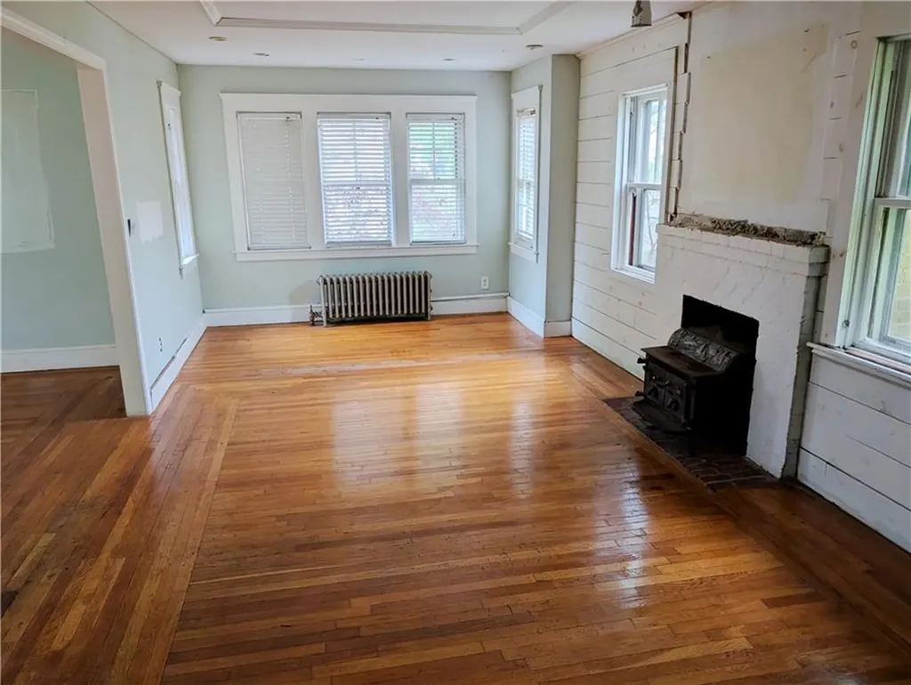 33 Zella Street Providence RI 02908