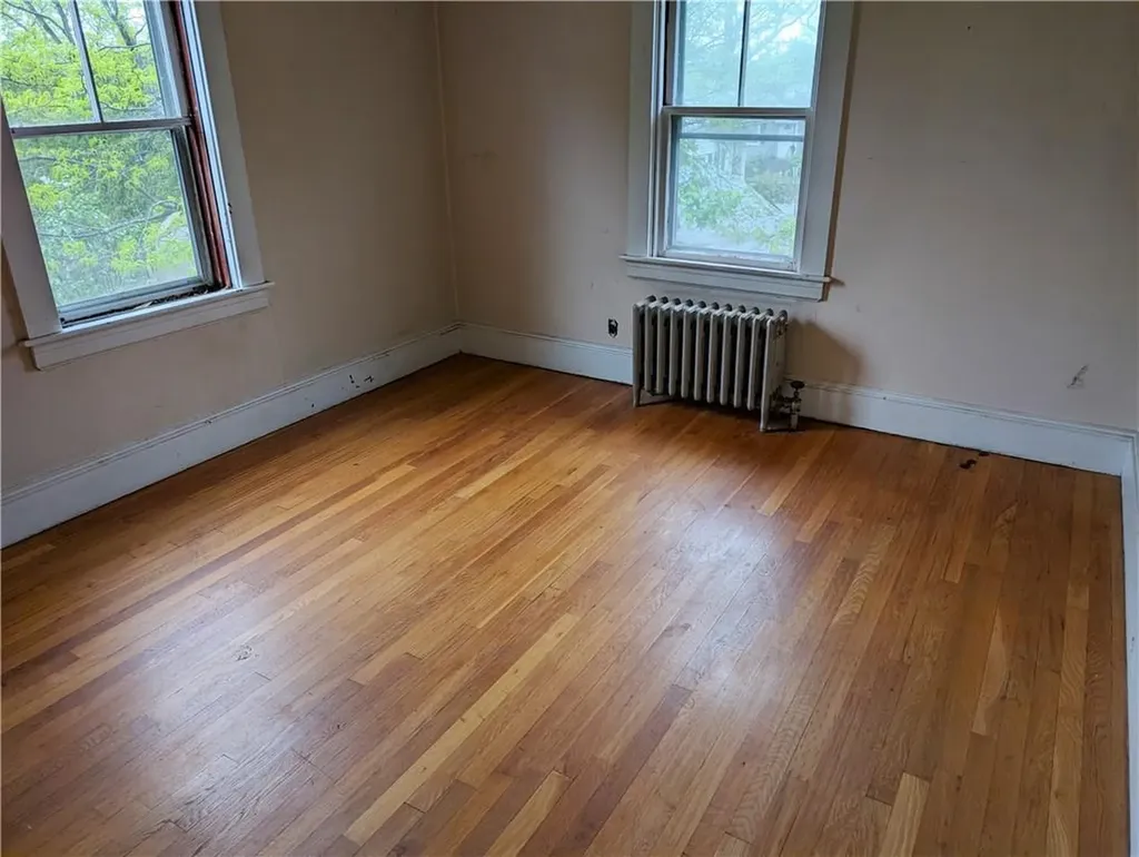 33 Zella Street Providence RI 02908