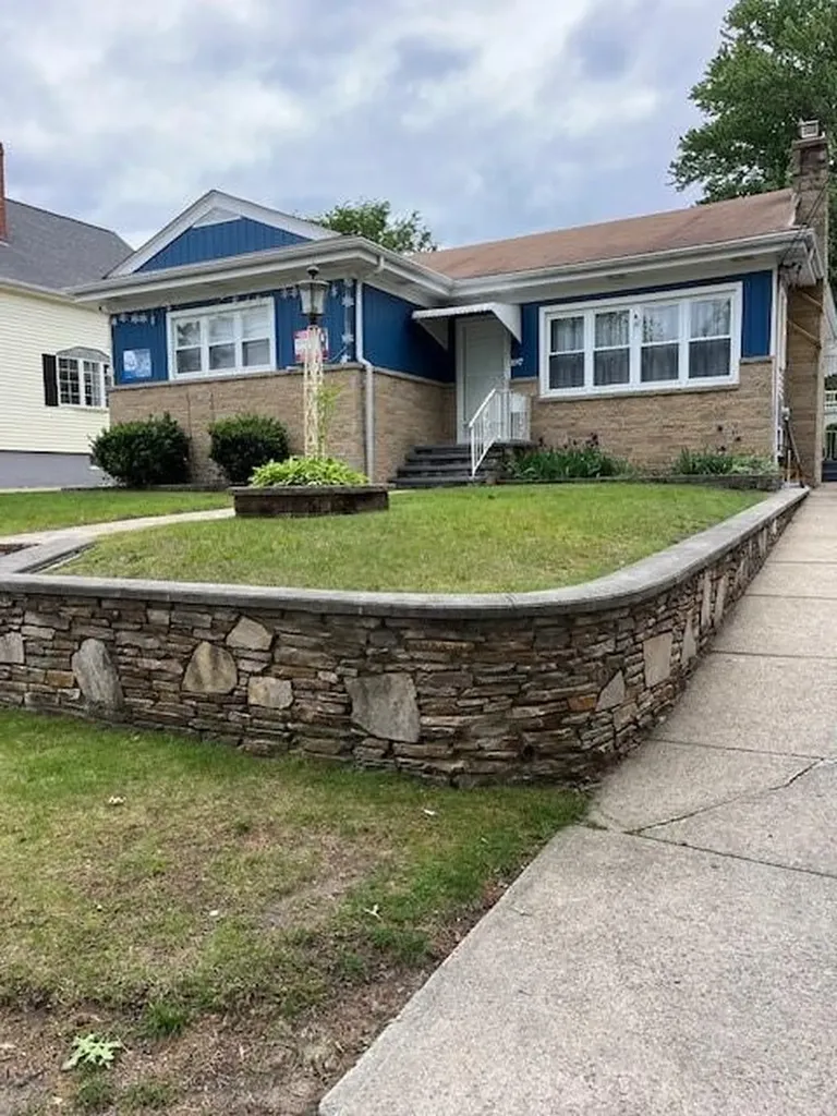 197 Enfield Avenue Providence RI 02908