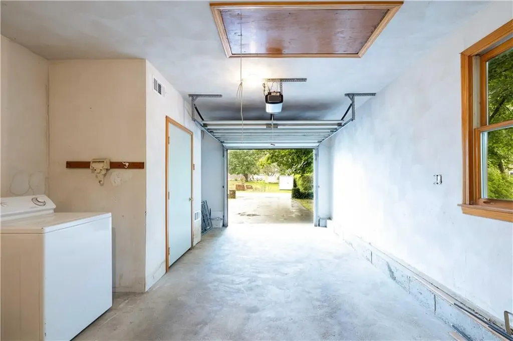 20 Barker Avenue Warren RI 02885