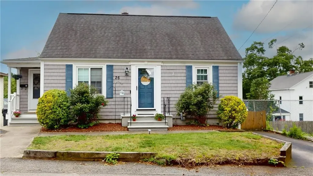 26 Urquhart Street West Warwick RI 02893