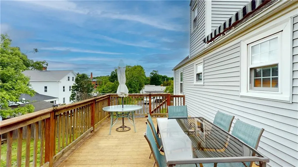 26 Urquhart Street West Warwick RI 02893