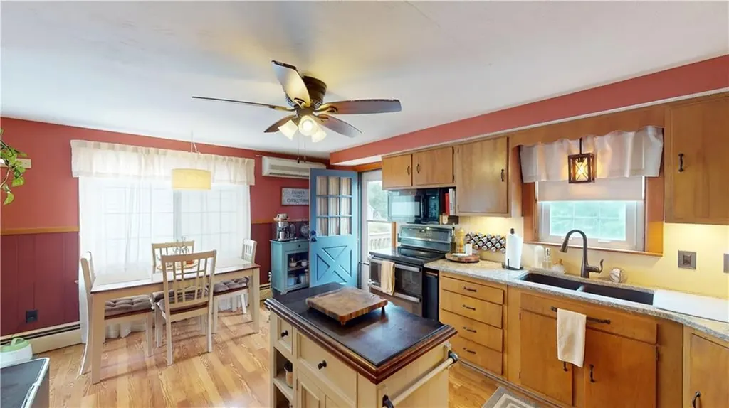 26 Urquhart Street West Warwick RI 02893