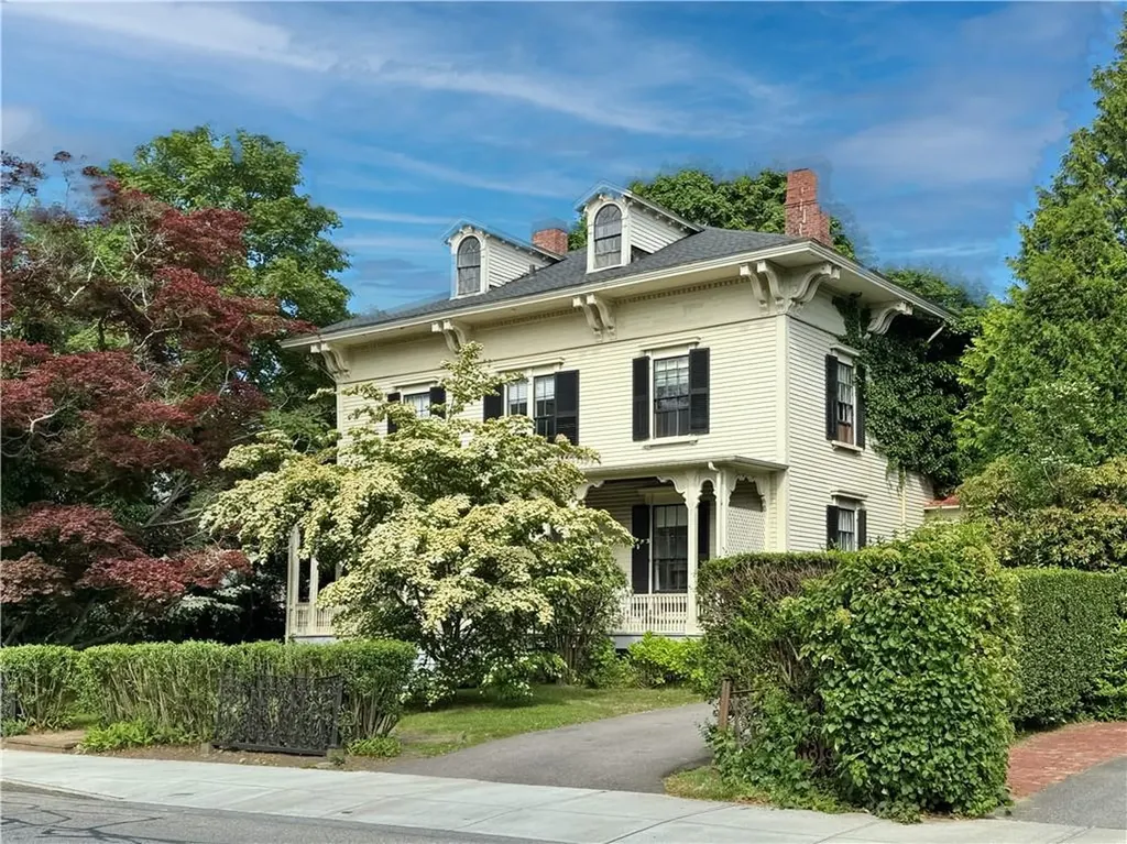 33 Kay Street Newport RI 02840