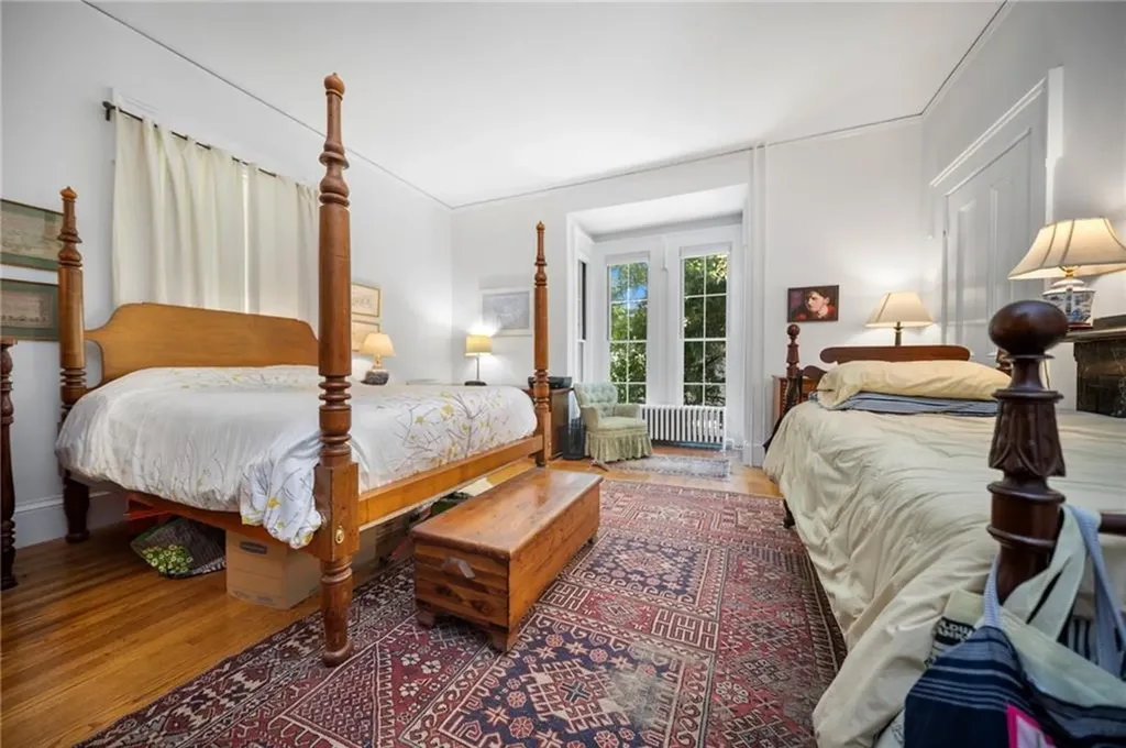 33 Kay Street Newport RI 02840