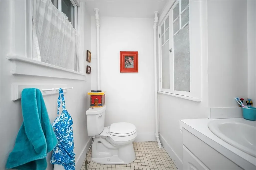 33 Kay Street Newport RI 02840