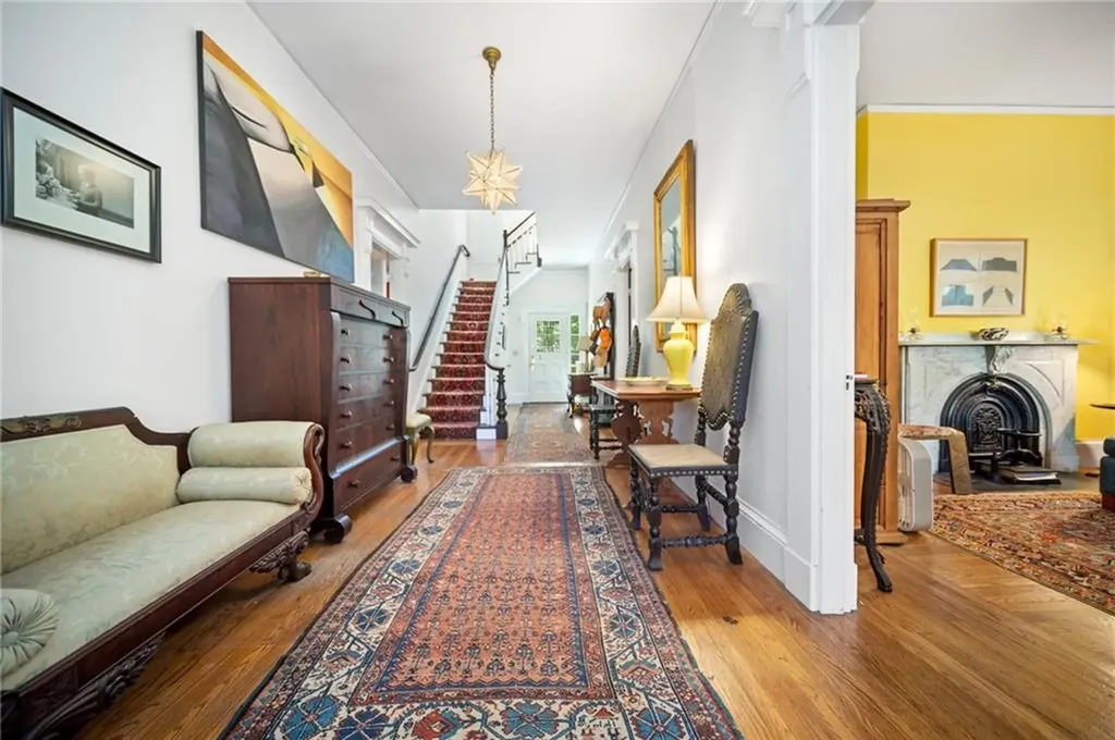 33 Kay Street Newport RI 02840