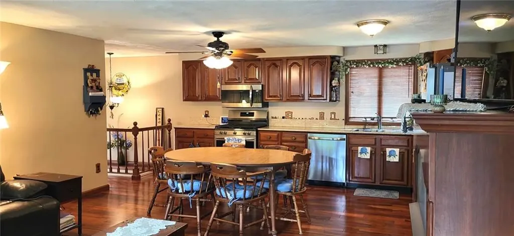 6 Colonial Road Coventry RI 02816