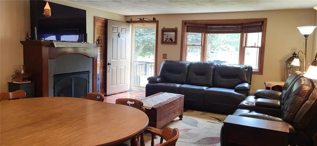 6 Colonial Road Coventry RI 02816
