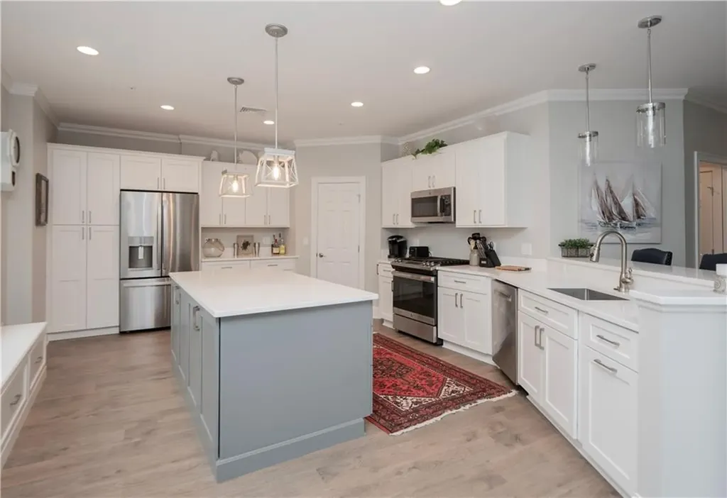 283 287 Broadway Avenue Newport RI 02840