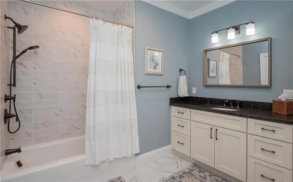 283 287 Broadway Avenue Newport RI 02840