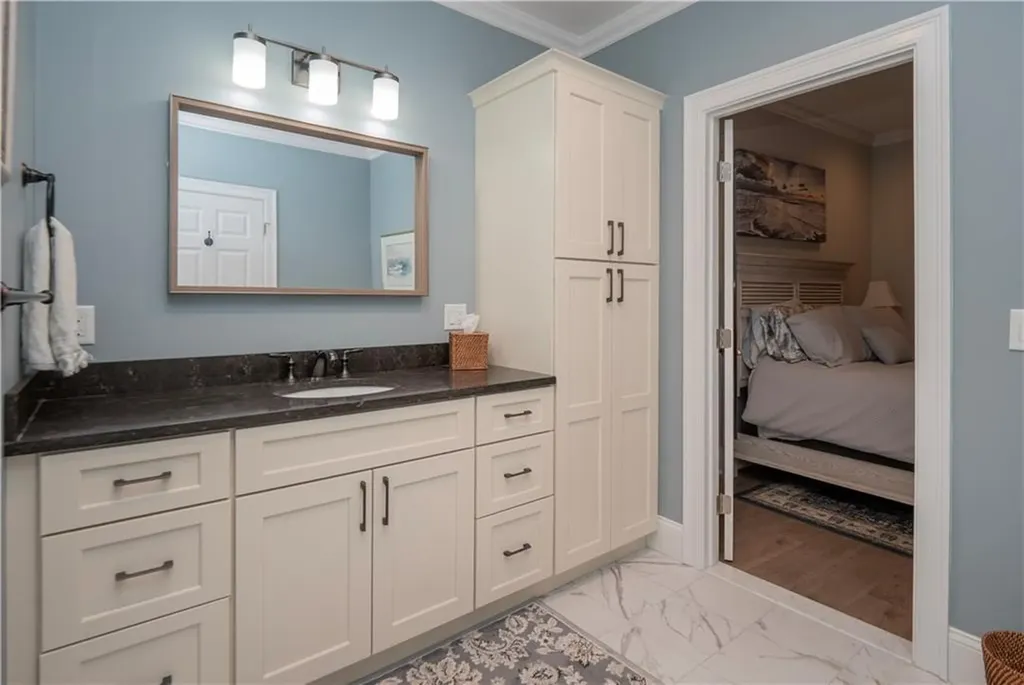283 287 Broadway Avenue Newport RI 02840