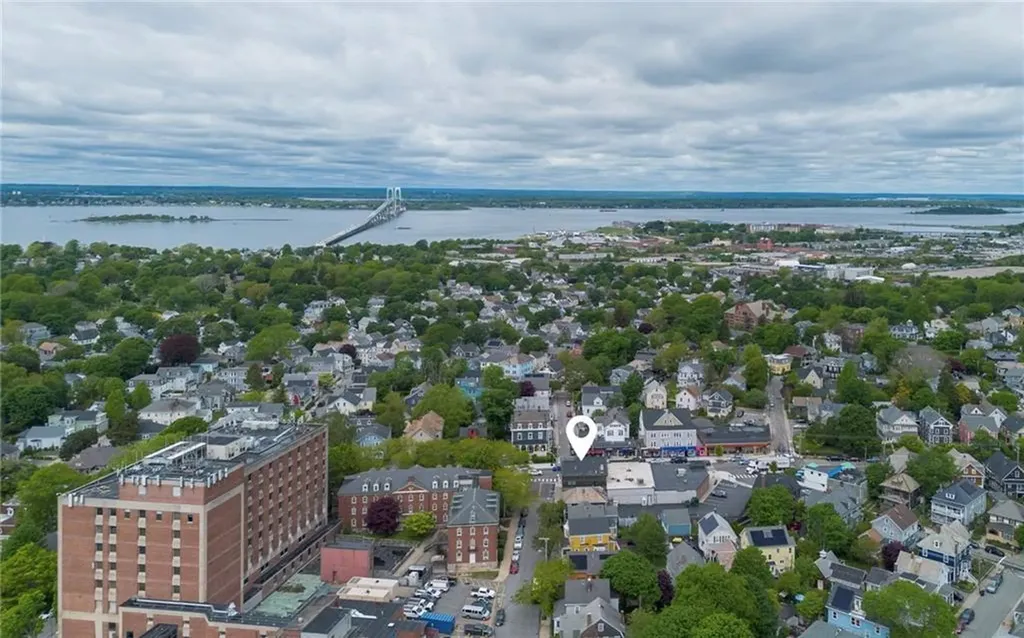 283 287 Broadway Avenue Newport RI 02840