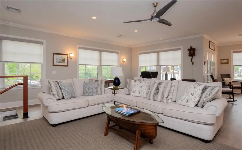 283 287 Broadway Avenue Newport RI 02840