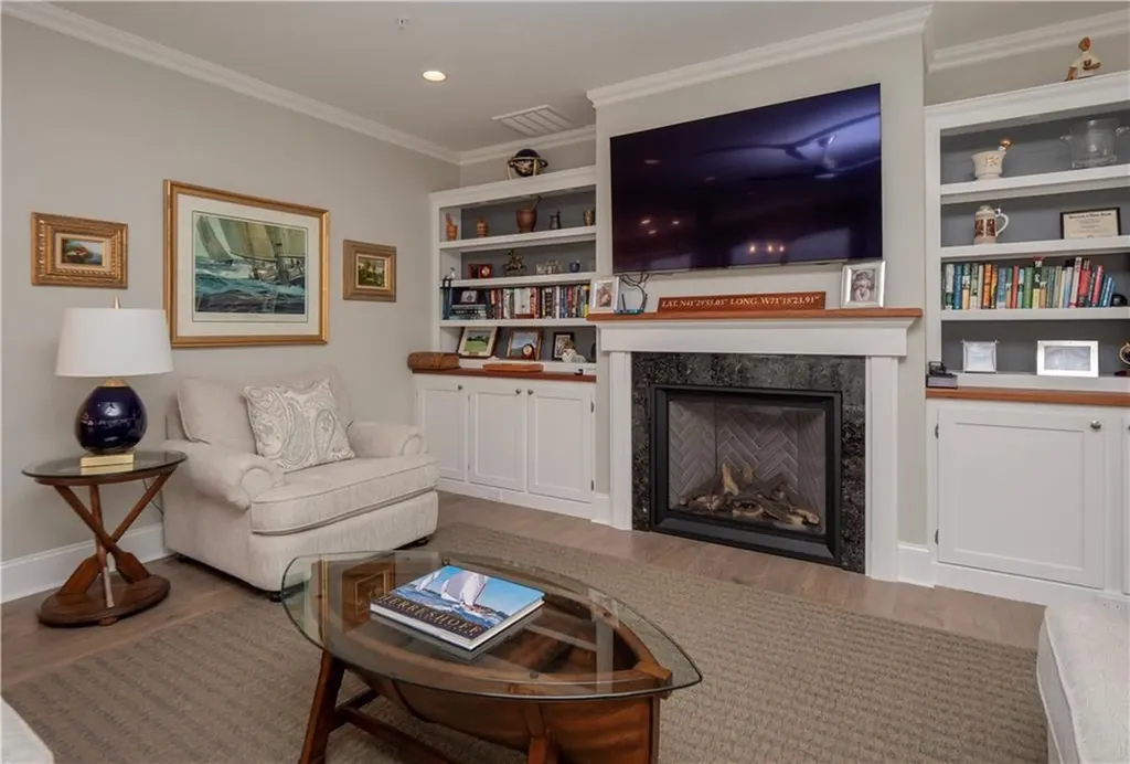 283 287 Broadway Avenue Newport RI 02840
