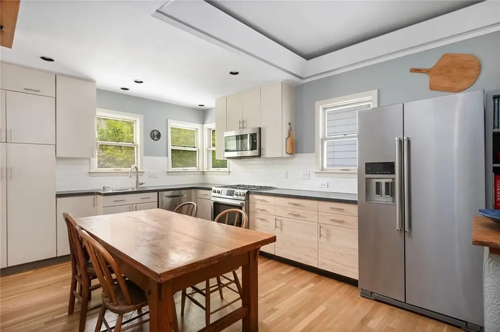 17 Creighton Street Providence RI 02906