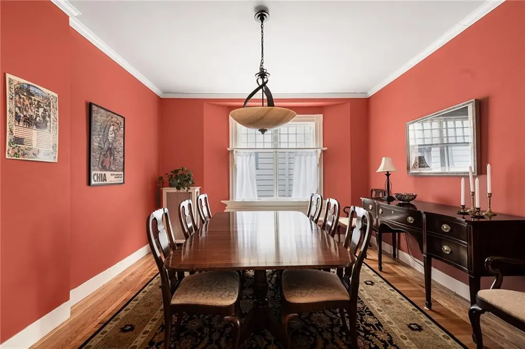 17 Creighton Street Providence RI 02906