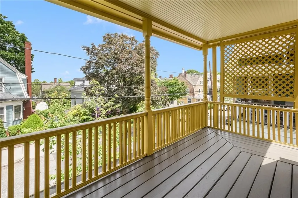 17 Creighton Street Providence RI 02906