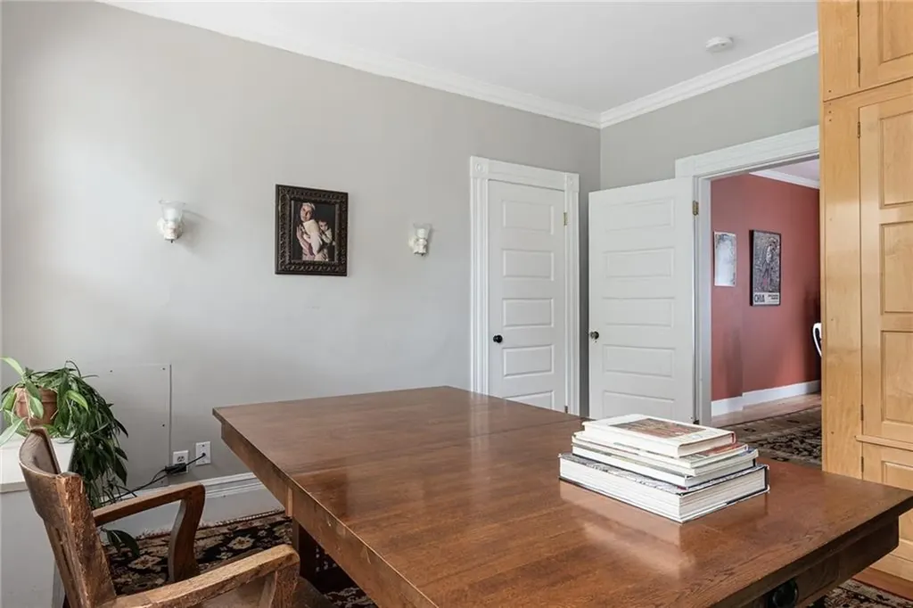 17 Creighton Street Providence RI 02906