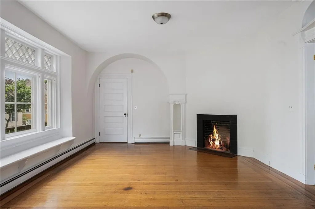 17 Creighton Street Providence RI 02906
