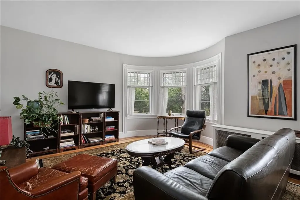17 Creighton Street Providence RI 02906