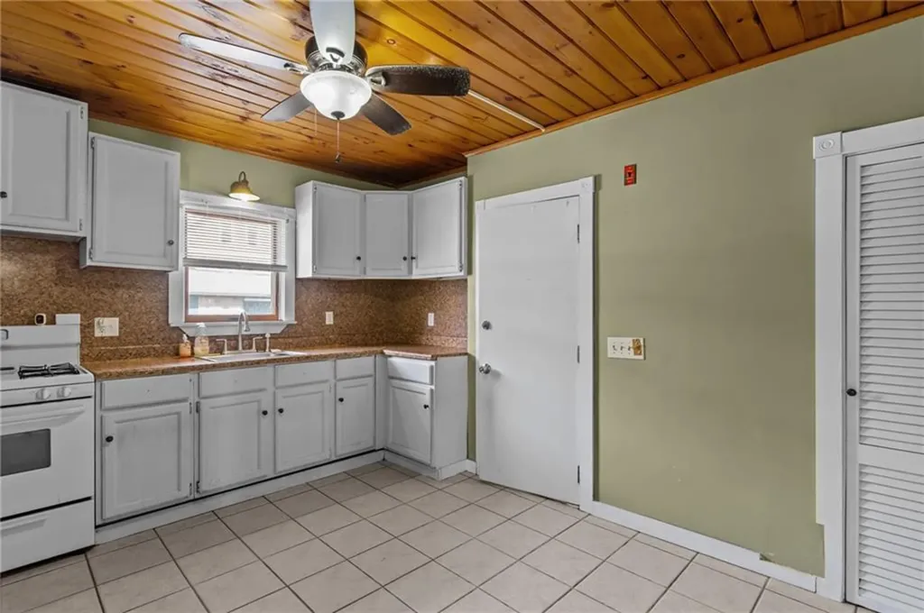 244 Paradis Avenue Woonsocket RI 02895