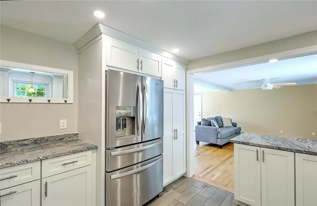 15 Lafayette Road Barrington RI 02806