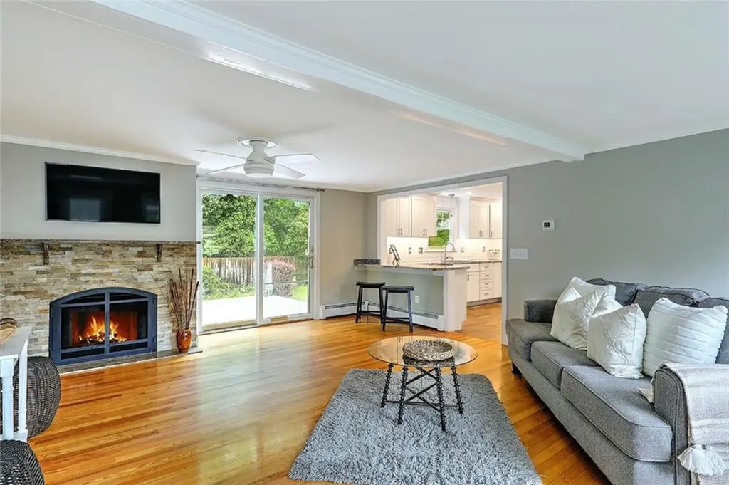 15 Lafayette Road Barrington RI 02806
