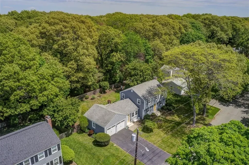 15 Lafayette Road Barrington RI 02806