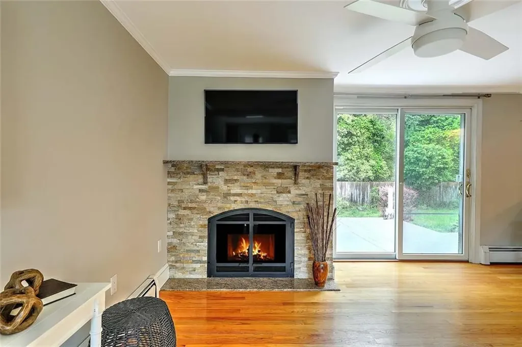 15 Lafayette Road Barrington RI 02806
