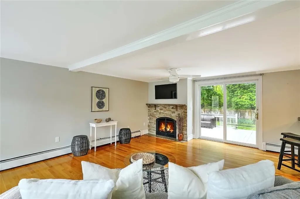 15 Lafayette Road Barrington RI 02806