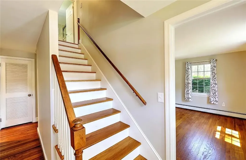 15 Lafayette Road Barrington RI 02806