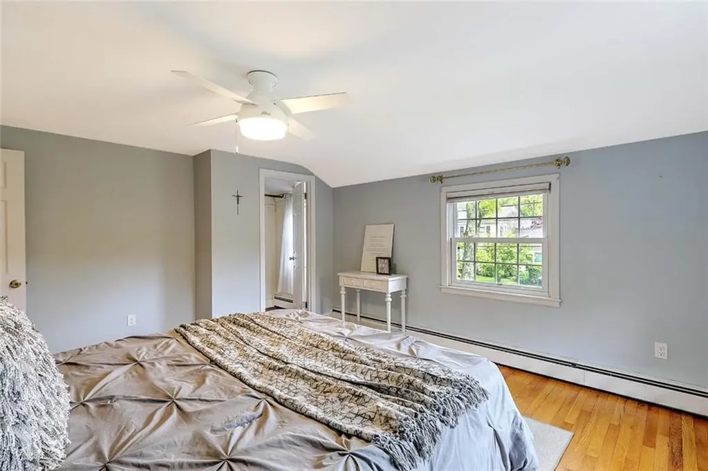 15 Lafayette Road Barrington RI 02806