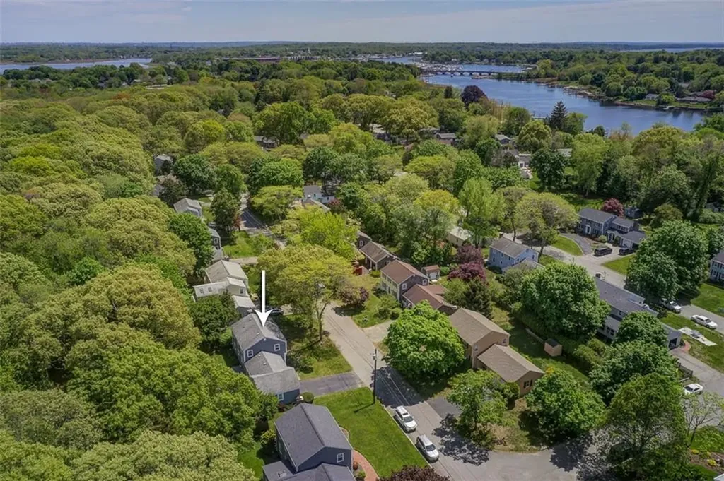 15 Lafayette Road Barrington RI 02806
