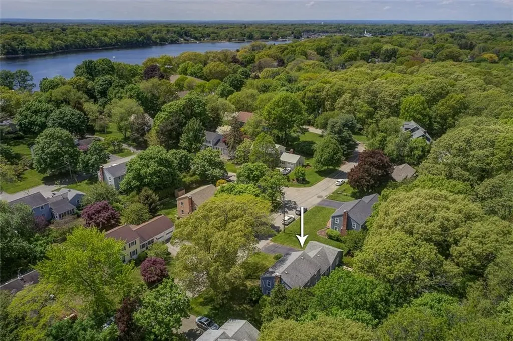 15 Lafayette Road Barrington RI 02806