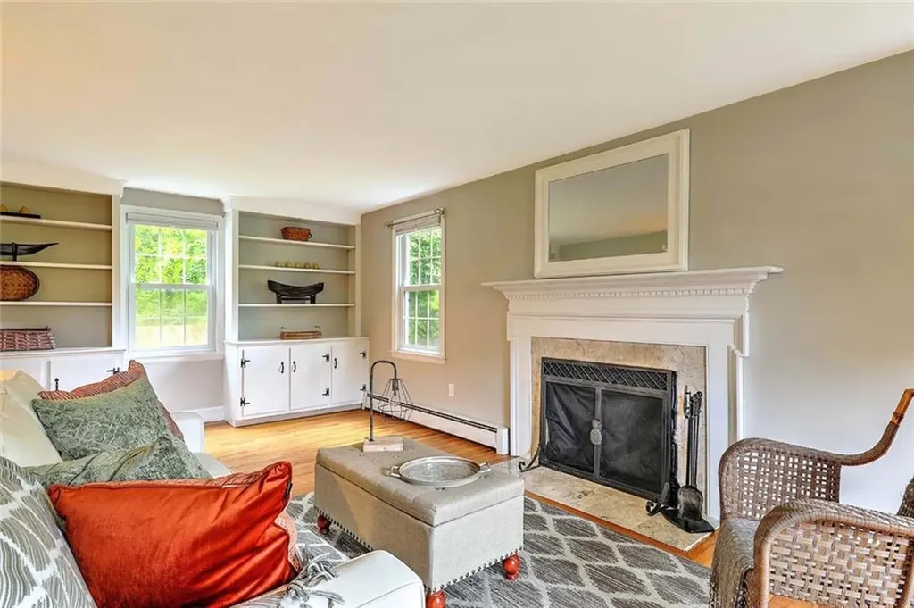 15 Lafayette Road Barrington RI 02806